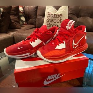 Nike Boys Kyrie Sneakers